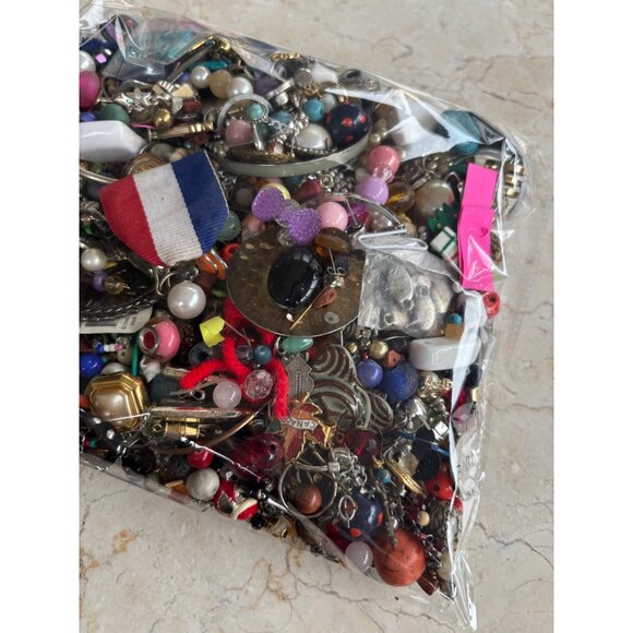 Mixed Craft Beads & Jewelry Making Supplies 2 Lbs 5 Oz Assorted Materials & Colo - Picture 14 of 16